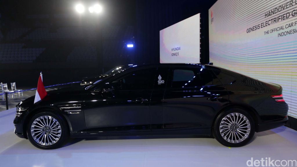Sebanyak 44 sedan listrik Genesis G80 Long Wheelbase Model akan digunakan oleh para kepala negara yang menghadiri KTT G20 2022 Bali. Begini rupa mobil tersebut.