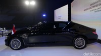 Genesis G80 Long Wheelbase Model memiliki bodi lebih panjang 20 cm dibanding versi standar.