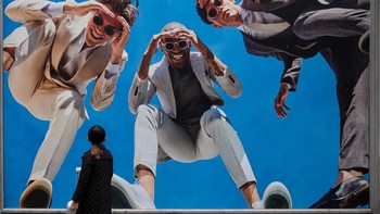 Papan reklame di London diabadikan Steve Barnard menggunakan Fujifilm X-T3 Foto: British Photography Awards