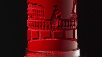 Lipstik edisi terbatas Atelier of Dreams dibuat oleh Jonathan Knowles menggunakan Hasselblad H6D-100C. Foto: British Photography Awards