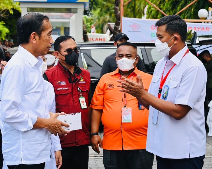 Cek Penyaluran BSU, Jokowi Ajak Pekerja Daftar BPJAMSOSTEK