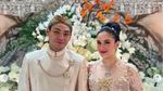 7 Senyuman Bahagia Chelsea Islan Usai Dilamar Rob Cardinal