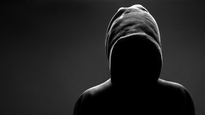 Sebutan kafir bukan tertuju untuk non muslim. Seorang muslim jika ia melakukan ciri-ciri ini dapat disebut sebagai kafir.