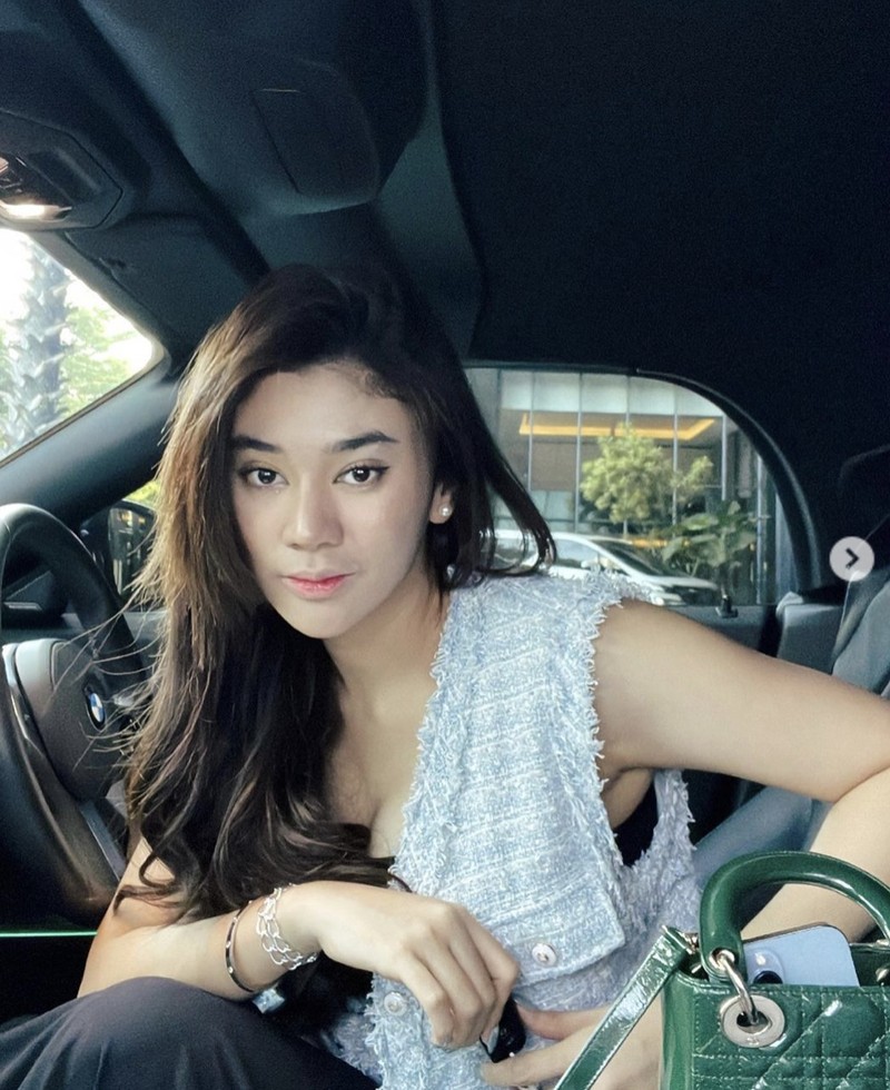 Clara Shinta, Selebgram yang Sering Kulineran dan Santai di Kafe