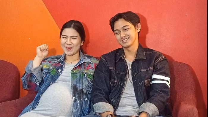 Felicya Angelista dan Caesar Hito saat ditemui di kawasan Trans TV, Jakarta.