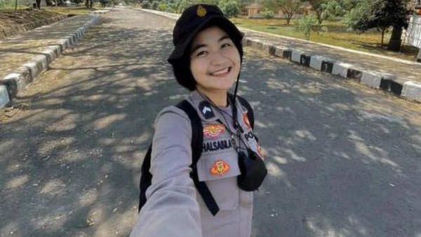 10 Pesona Shalsabila, Polwan Viral Bergelar Puteri Indonesia NTB 2020