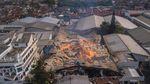 12 Jam Lebih Kebakaran Lahap Gudang Tripleks di Bandung