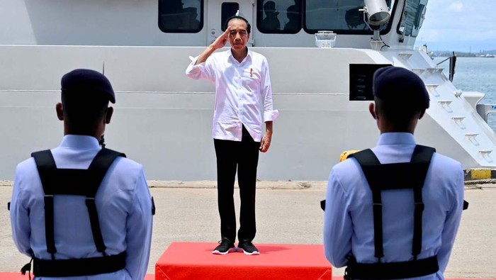 Gaya Jokowi Jajal Jalur Laut ke IKN Nusantara Jokowi mengunjungi Ibu Kota Nusantara (IKN) pada Selasa, 25 Oktober 2022. Kali ini, Presiden dan rombongan menelusuri jalur laut dengan menggunakan KRI Escolar - 871.