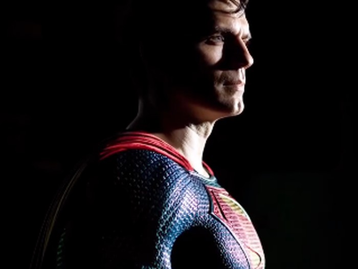 Henry Cavill sebagai Superman.