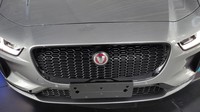 PT JLM Auto Indonesia akhirnya resmi mengenalkan mobil listrik sultan Jaguar I-Pace di Indonesia. Kendaraan SUV tersebut dibanderol Rp 2,9 miliar dengan status off the road. Foto: Septian Farhan Nurhuda / detik.com