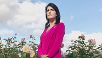Sedangkan Nikki Haley menjadi perempuan campuran India-Amerika yang terpilih menjadi gubernur di South Carolina.