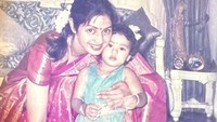 Ia merupakan putri dari legenda Bollywood Sridevi dan Boney Kapoor. Dok. Instagram
