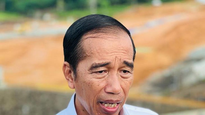 Ngotot Bikin Baterai Kendaraan Listrik, Jokowi: Saya Mati-matian untuk Ini!