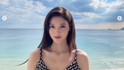 8 Foto Kim Yoo Jung, Aktris Cantik Pemain Film 20th Century Girl