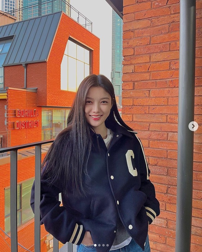 Saking seringnya membintangi drama kerajaan, Kim Yoo Jung mendapat julukan sebagai saeguk fairy alias peri saeguk. Hingga kini dia telah membintangi sembilan drama kerajaan seperti Iljimae, Moon Embracing the Sun, dan Lovers of the Red Sky. Foto: dok. Instagram @you_r_love