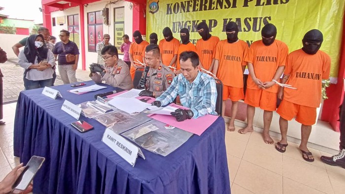 Polisi paparkan kasus komplotan pencuri sepeda motor di Batam (Foto: Istimewa)