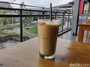 Paduan Pas! Kopi Tarik dan Pemandangan Hijau di Rest Area Pendopo