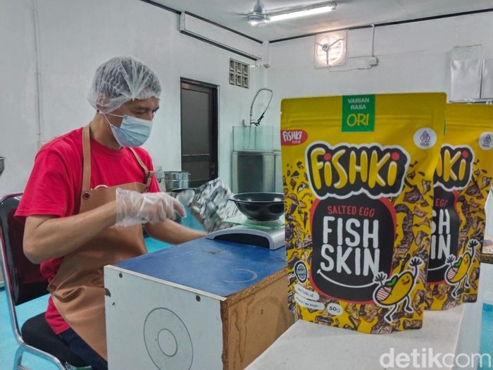 Kripik Kulit Ikan Asal Purwakarta Sukses Tembus Pasar Dunia