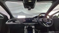 PT JLM mengklaim, mobil listrik tersebut mampu menghasilkan tenaga maksimum 400 PS dengan top speed 200 kilometer per jam.