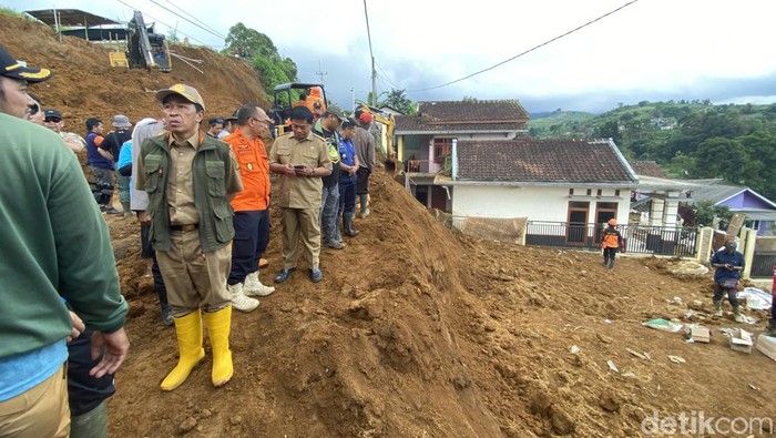 Longsor di Sukabumi.