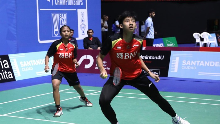 Ganda campuran Indonesia Marwan Faza/Jessica Maya Rismawardani di Kejuaraan Dunia Junior 2022 kategori perorangan.