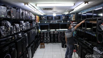 Sedangkan Jabodetabek yang terdiri dari 9 kabupaten dan kota, akan dilaksanakan ASO pada 2 November 2022 bersama 173 kabupaten kota non terrestrial atau yang tidak ada layanan televisi terrestrial. 