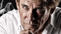 Tapi itu juga seperti langkah akhir dalam kariernya. Sebab, ia mengikat kontrak mati dengan Cannon Films, sebuah rumah produksi yang terus menjanjikan karier buat Michael Dudikoff. Foto: dok Instagram Michael Dudikoff