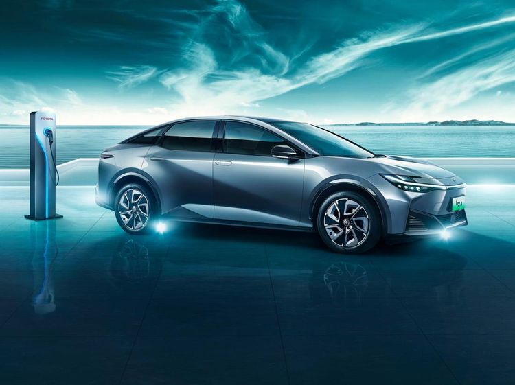 Sedan Listrik Terbaru Toyota, Sekali Ngecas Bisa Tempuh Jakarta-Yogya