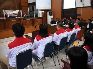 Cerita Adik Brigadir J Ada Kombes Larang Dokter Bicara: Cukup!
