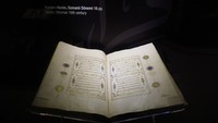 Al Quran itu masih ditulis dengan menggunakan tangan. Al Quran tertua di museum ini berasal dari abad ke-6. (Wahyu Setyo/detikTravel)