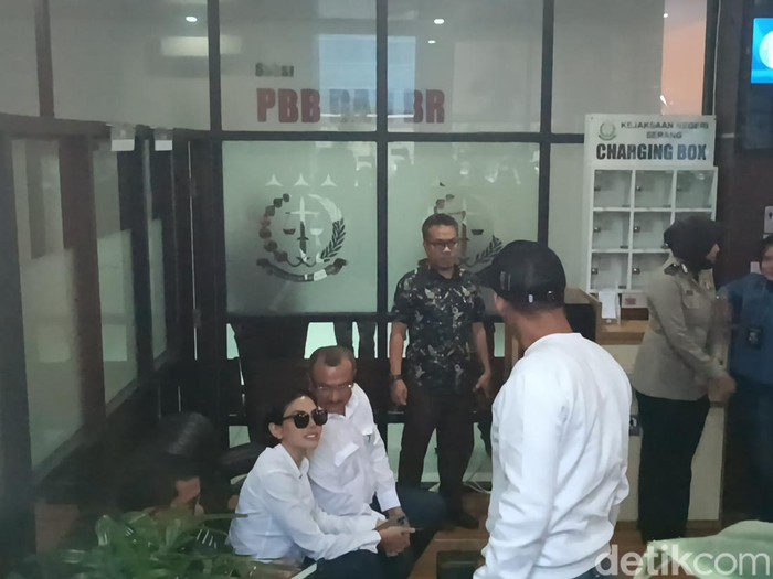 Nikita Mirzani di Kejari Serang