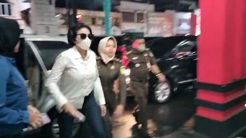 Nikita Mirzani tiba di Rutan Serang. (Dok.screenshot video)