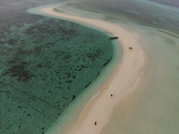 Pasir Timbul Ngurtavur Maluku, Indahnya Pake Banget