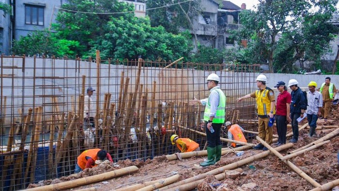 Pembangunan turap oleh Pemkot Tangsel