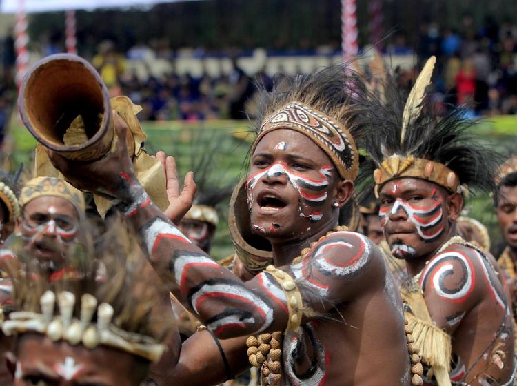 Tumpah Ruah Budaya Adat Khas Nusantara di Sentani Jayapura