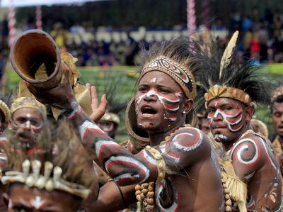 Tumpah Ruah Budaya Adat Khas Nusantara di Sentani Jayapura