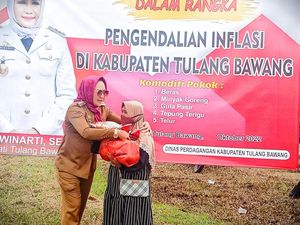Kendalikan Inflasi, Pemkab Tulang Bawang Gelar Pasar Murah untuk Warga