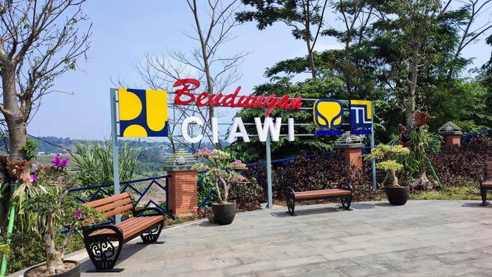 PT Brantas Abipraya (Persero) tengah merampungkan bendungan kering pertama di Indonesia yaitu Bendungan Ciawi. PT Brantas Abipraya (Persero) tengah merampungkan bendungan kering pertama di Indonesia yaitu Bendungan Ciawi.