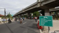 Lalu lintas dari Cawang (Barat) menuju Jatiwaringin yang semula Belok kanan di simpang dialihkan lurus-putar balik di u-turn depan Richeese Factory-belok kiri di simpang menuju Jatiwaringin.