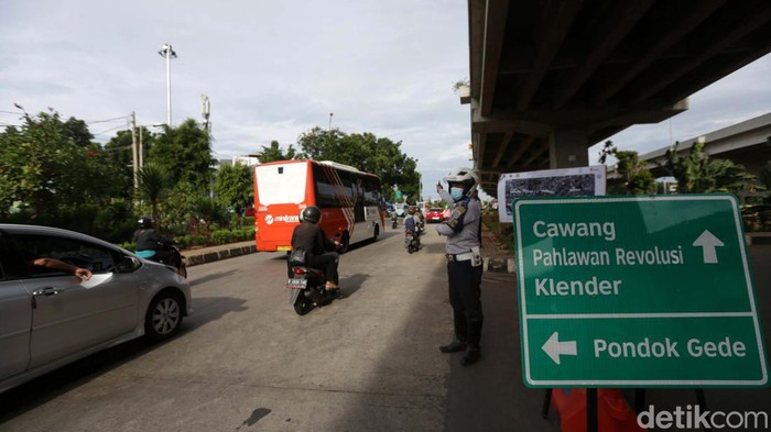 Rekayasa Lalu Lintas di Jalan Laksamana Malahayati Dishub DKI Jakarta rekayasa lalu lintas di Jalan Laksamana Malahayati, Jaktim. Rekayasa lalin diterapkan seiring beroperasinya off ramp Jatiwaringin Jalan Tol Becakayu.