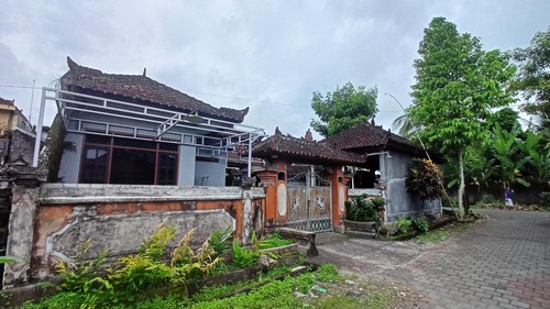 Rumah tempat anak dirantai ibu kandungnya di Banjar Pasekan Belodan, Desa Dajan Peken, Kecamatan Tabanan, Kabupaten Tabanan, Bali.