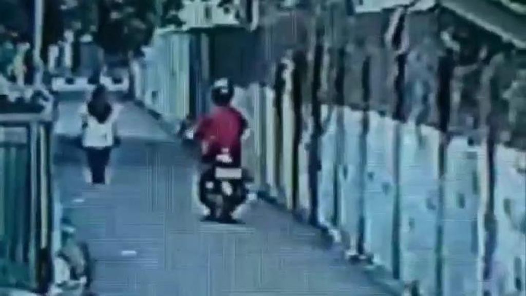 Rekaman CCTV Santriwati di Subang Jadi Korban Begal Payudara