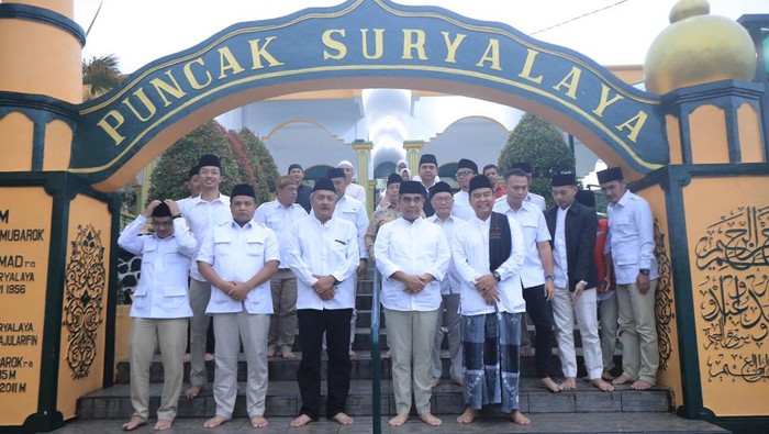 Sekjen Partai Gerindra Ahmad berkunjung ke pondok pesantren di Ciamis, dan Tasikmalaya.