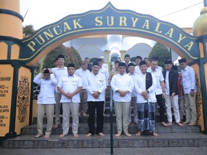 Ke Ponpes Ciamis dan Tasik, Sekjen Gerindra Bawa Pesan dari Prabowo