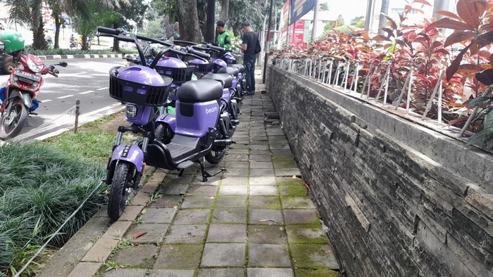 Sepeda listrik berbayar di Kota Bogpr, Jawa Barat.
