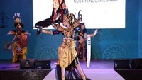 Putri lantas keluar sebagai juara ajang pemilihan Putri Indonesia NTB. Otomatis dia langsung menjadi perwakilan daerahnya mengikuti pemilihan Putri Indonesia 2020. (Foto: Dok. Instagram @officialputeriindonesiantb.)