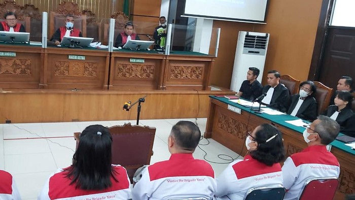 Sidang Bharada E menghadirkan saksi dari keluarga Brigadir Yosua Hutabarat