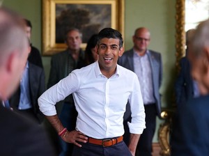 Rishi Sunak Langsung Kena Kritik Usai Terpilih Jadi PM Inggris