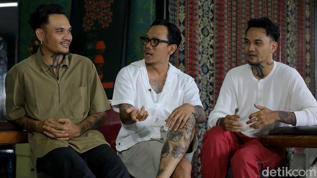 Tatto Artist Bali si Kembar Sidik dan Fuad, Due Hatue