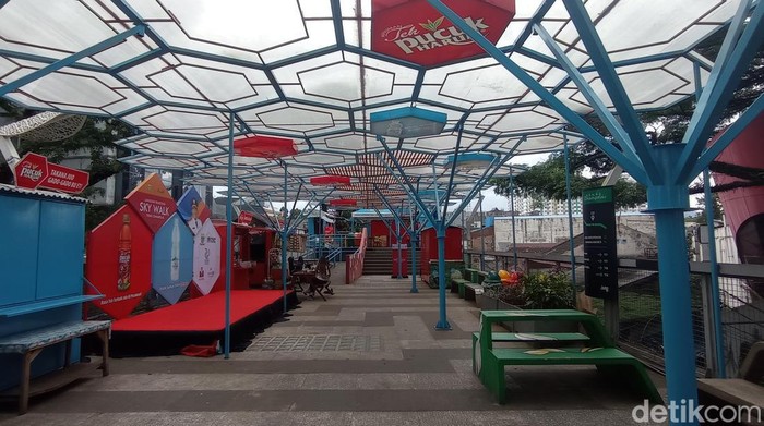 Teras Cihampelas Bandung.